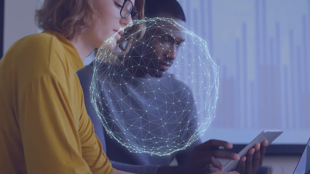 animación del globo de la red de conexiones sobre mujer caucásica usando computadora portátil en la oficina