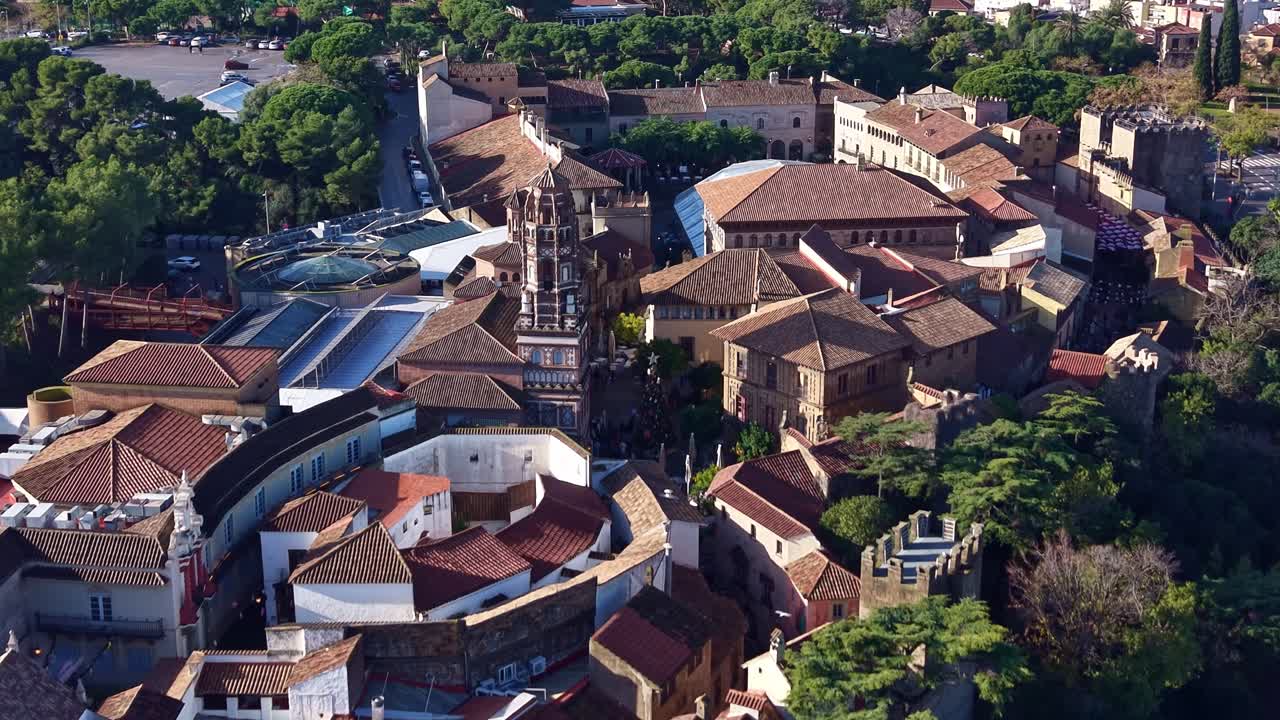 Riprese aeree del monastero di Sant Pau del Camp nel quartiere Montjuïc di Barcellona, Spagna.