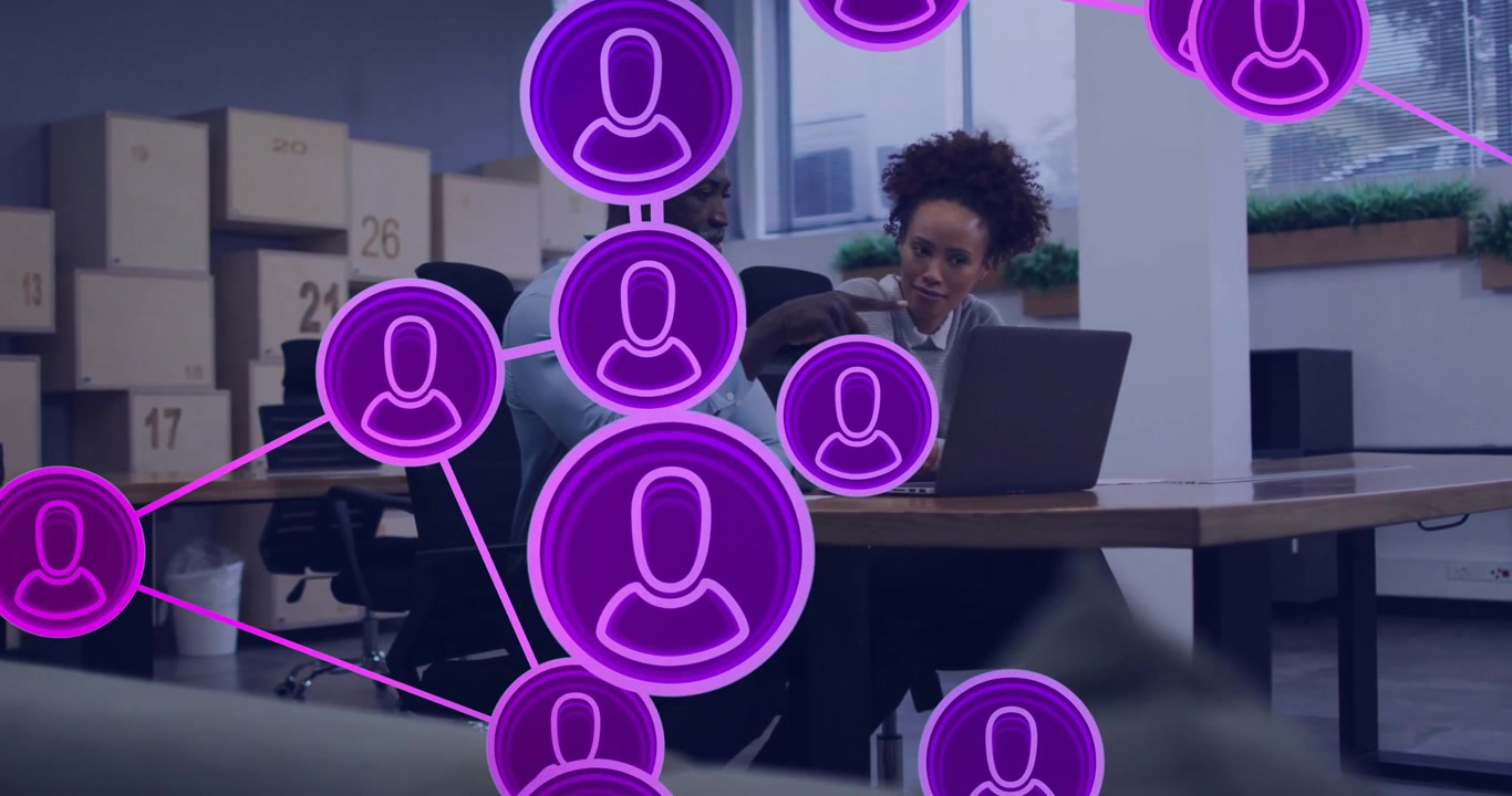 Animazione di connessioni con icone di persone su diversi professionisti che lavorano insieme
