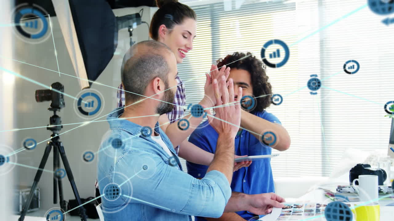 animación de la red de conexiones con iconos a través de diversos colegas