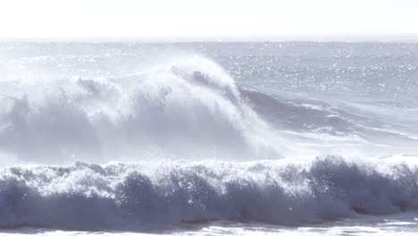 View-of-waves-on-seashore