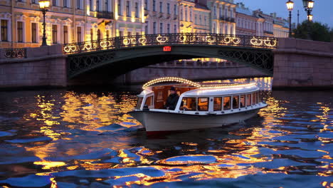 evening canal tour in st. petersburg