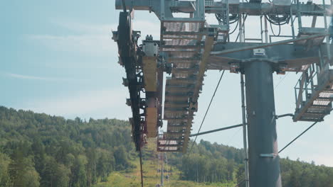 Hochhubunterstützung-Mit-Traversen-Gegen-Den-Berg