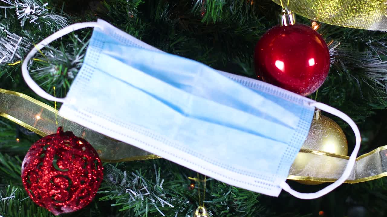 코로나19 크리스마스 타임, 얼굴 마스크, 코로나10 예방, 크리스마스 트리