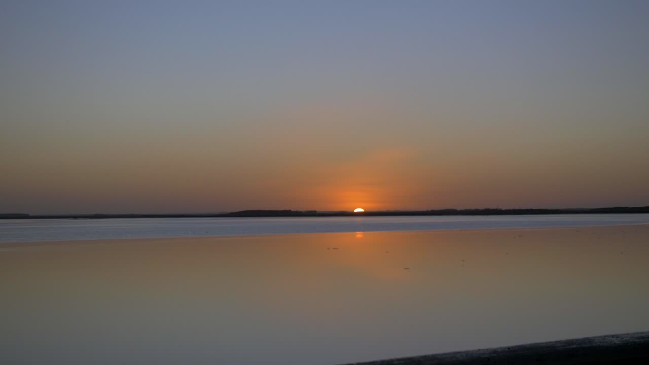 The Catlins, Uusi-Seelanti - Upea auringonlasku majesteettisella horisontilla yöllä - Keskikuva