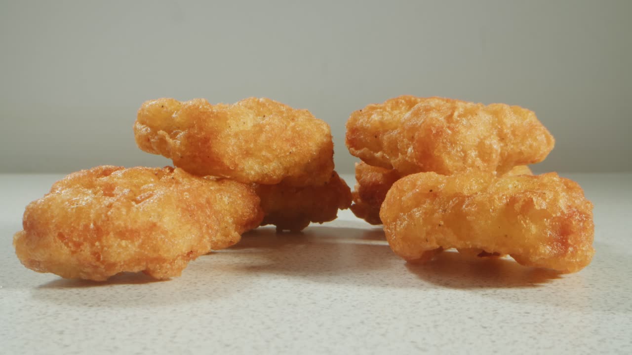 nugget de pollo frito y crujiente