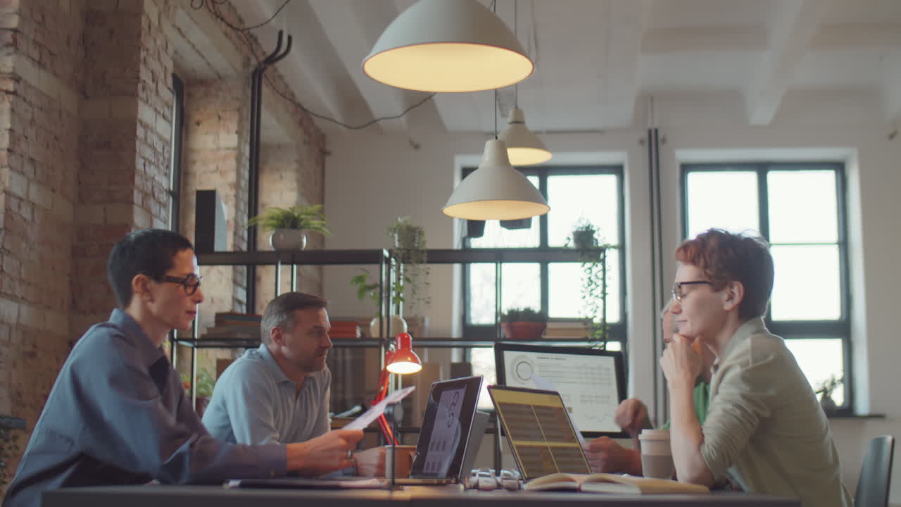 reunión de negocios en una oficina moderna