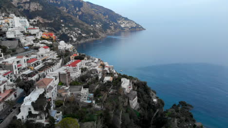 Meerblick-Von-Positano-Mit-Einer-Drohne