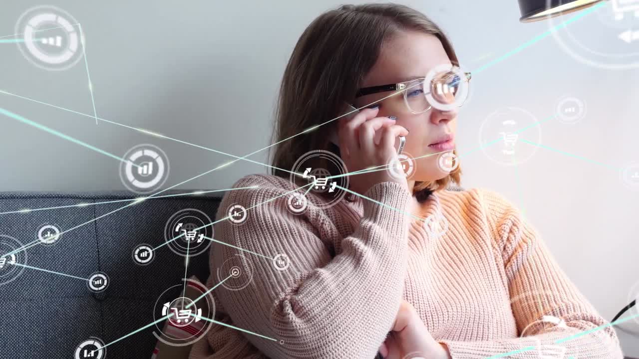 animación de una red de conexiones sobre una mujer de negocios caucásica hablando por teléfono inteligente
