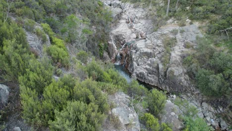 Wasserfall-Mann-Tür