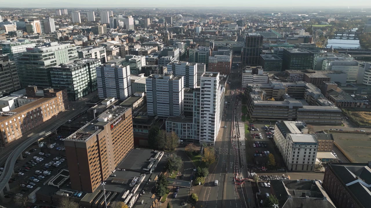 Órbita Aérea da Argyle Street, Glasgow, cercada pelo horizonte, Reino Unido, Escócia.