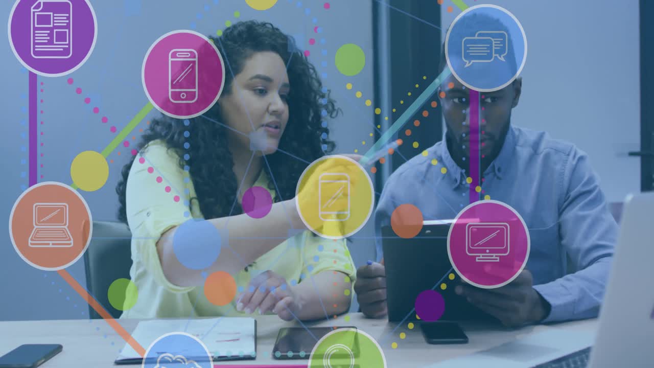 animación de la red de conexiones e iconos sobre personas de negocios en la oficina