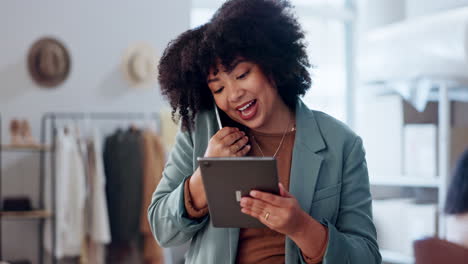 mujer, llamada telefónica y tableta para la moda