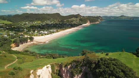 Cinematic-reveal-of-New-Zealand-mountains