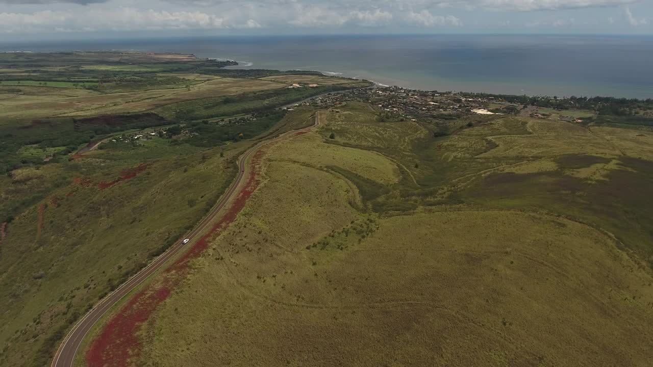 la costa del océano de kauai, hawai, vista aérea de un avión no tripulado