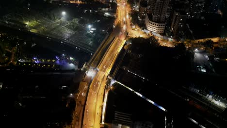 Pase-De-Tren-Debajo-Del-Puente-De-La-Carretera-Churchgte-Mumbai