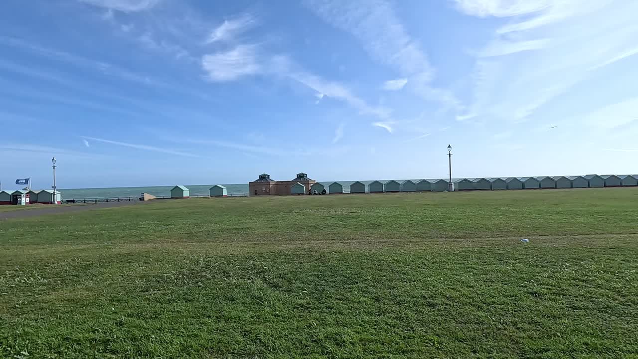 브라이튼 비치 경로를 따라 자전거 타기