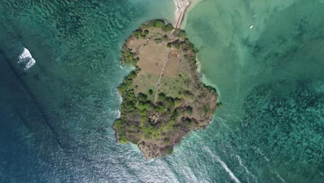Bali&#039;s Tranquil Paradise: Aerial 4K Drone Shot of Nusa Dharma Island