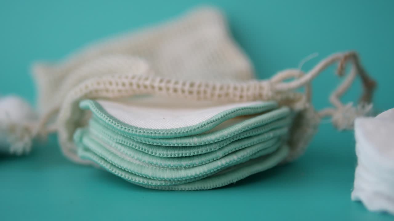 Reusable Cotton Rounds in Mesh Bag