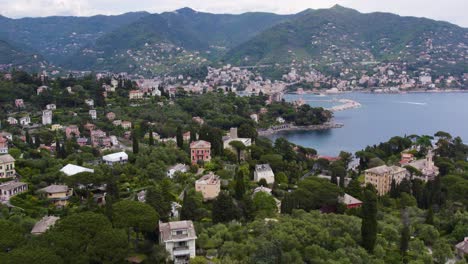 santa margherita ligure árboles y casas