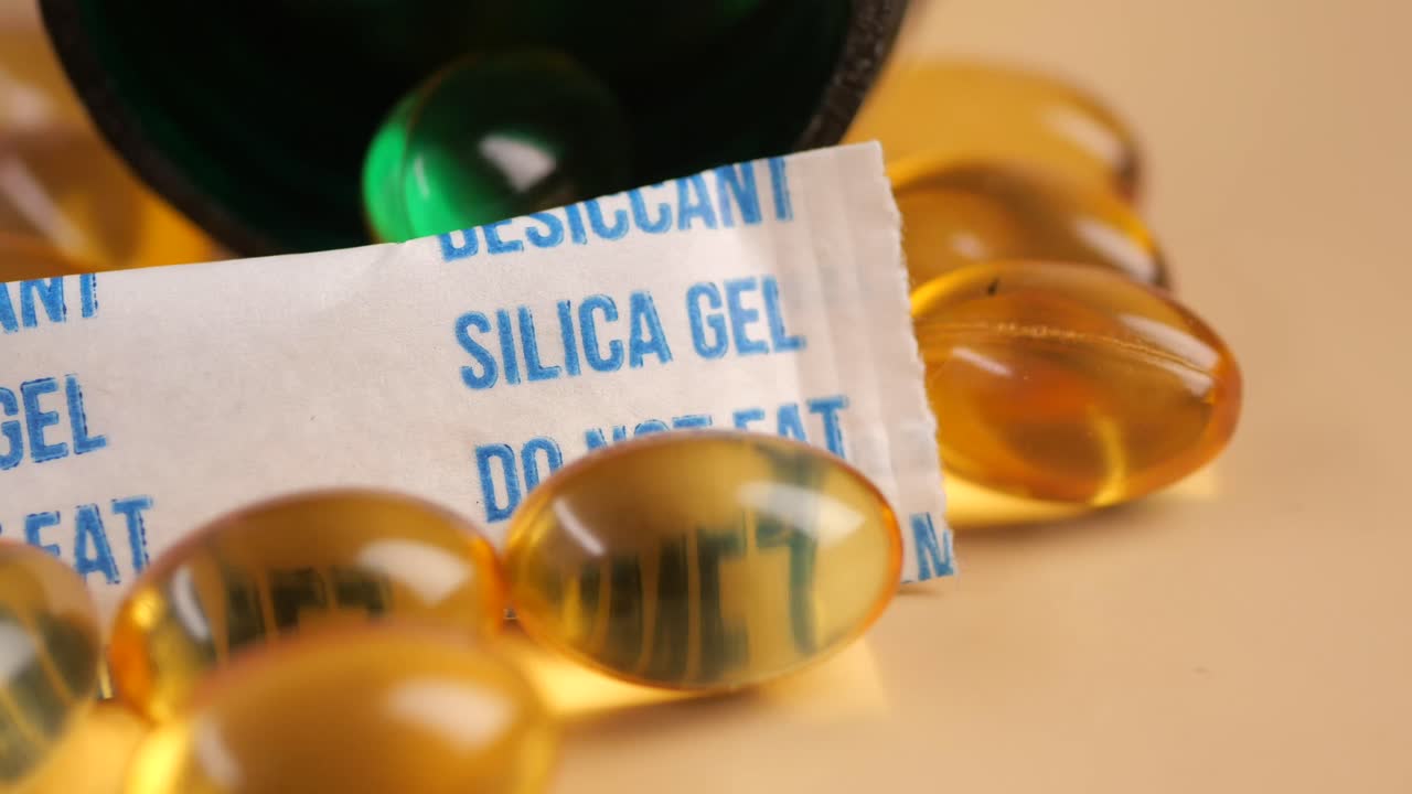 Silica Gel Desiccant Packet with Vitamin Capsules