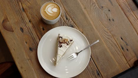 café y pastel