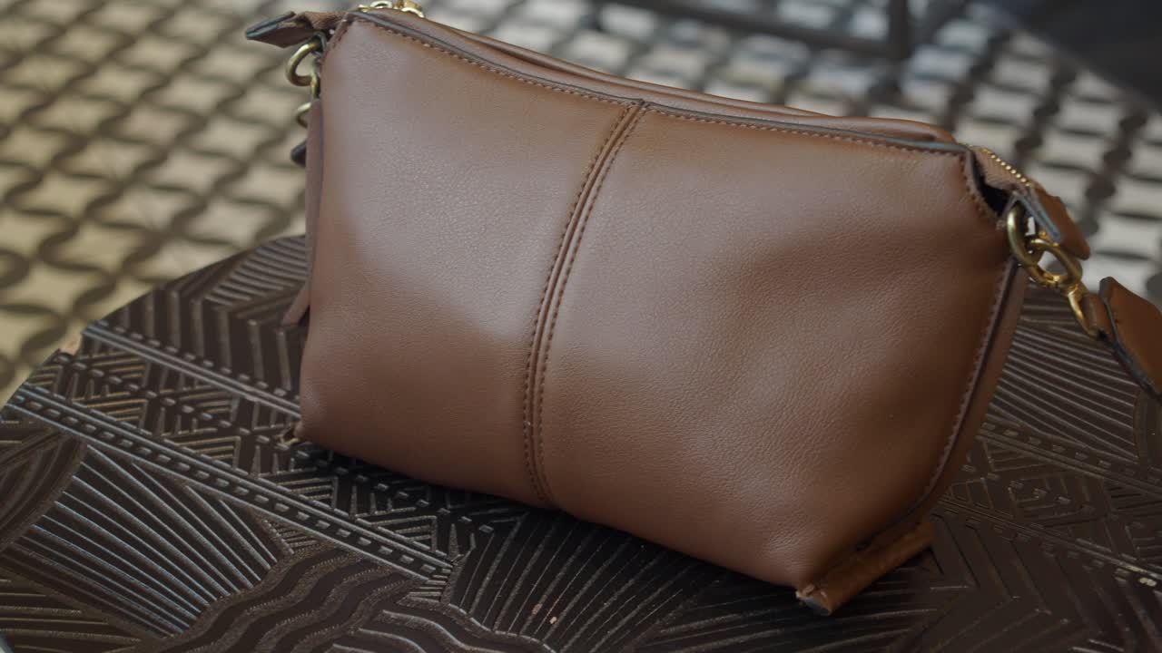 bolsa de couro marrom