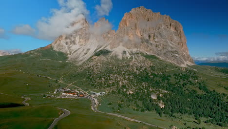 Foto-Panorámica-De-Todo-El-Grupo-Langkofel---Sassolungo