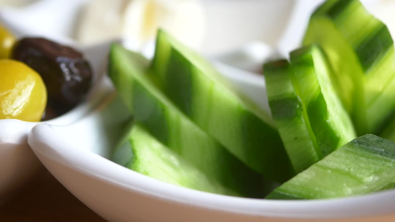 녹색 올리브와 함께  그에 개진 호박의 클로즈업