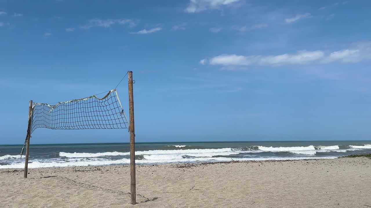 voleibol de playa tranquilo junto al océano