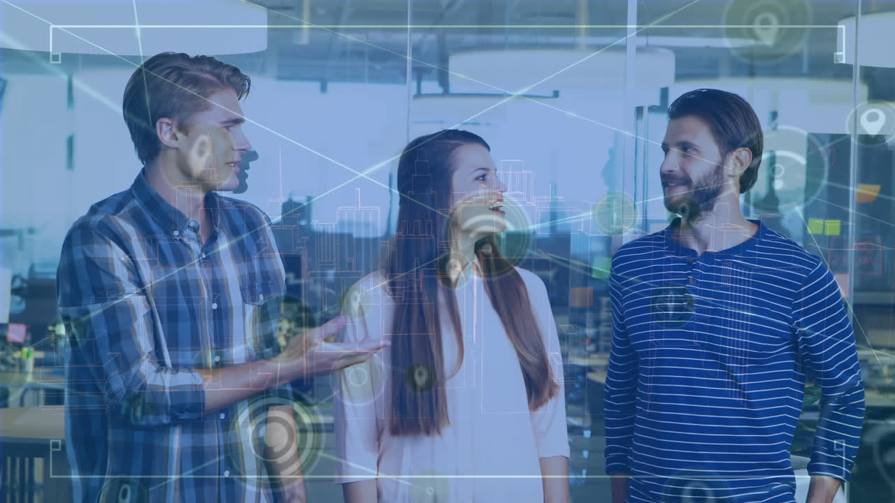 animación del procesamiento de datos sobre diversas personas de negocios que usan auriculares telefónicos