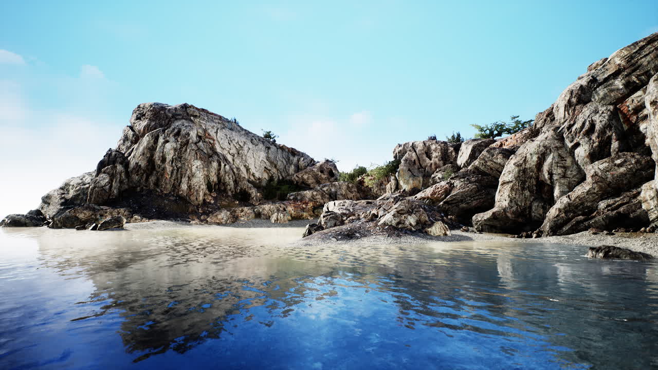 지중해의 바위 가득한 해안과 풍경