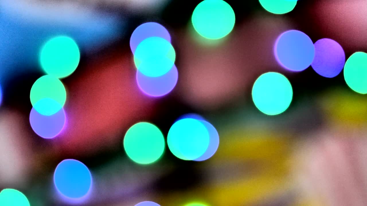 은색, 초록색, 노란색, 오렌지색, 파란색, 불명확한 빛, 반이는 보케, 축제 배경, 추상적인 다채로운 빛.