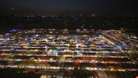 Wide-Shot-of-Ratchada-Market-at-Night