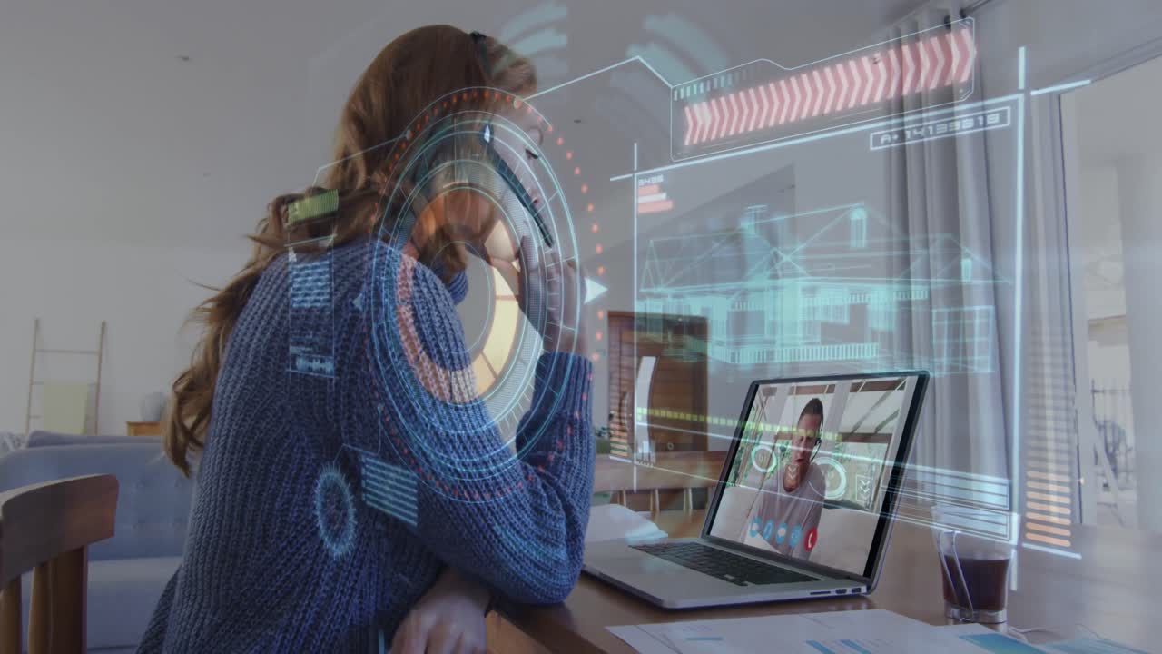 animación de escaneo de alcance y procesamiento de datos sobre una mujer usando una computadora portátil en una videollamada