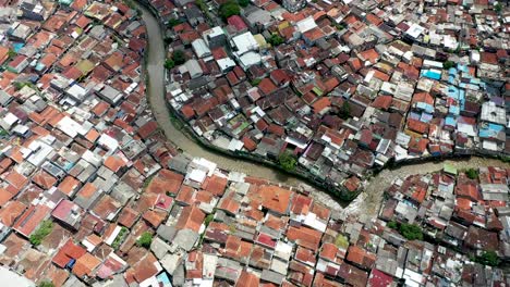 Puente-Pasupati-Cerca-De-Un-Canal-De-Agua-En-Bandung,-Java-Occidental,-Indonesia,-Vista-Superior-Aérea-Tiro-Inclinado-Hacia-Abajo