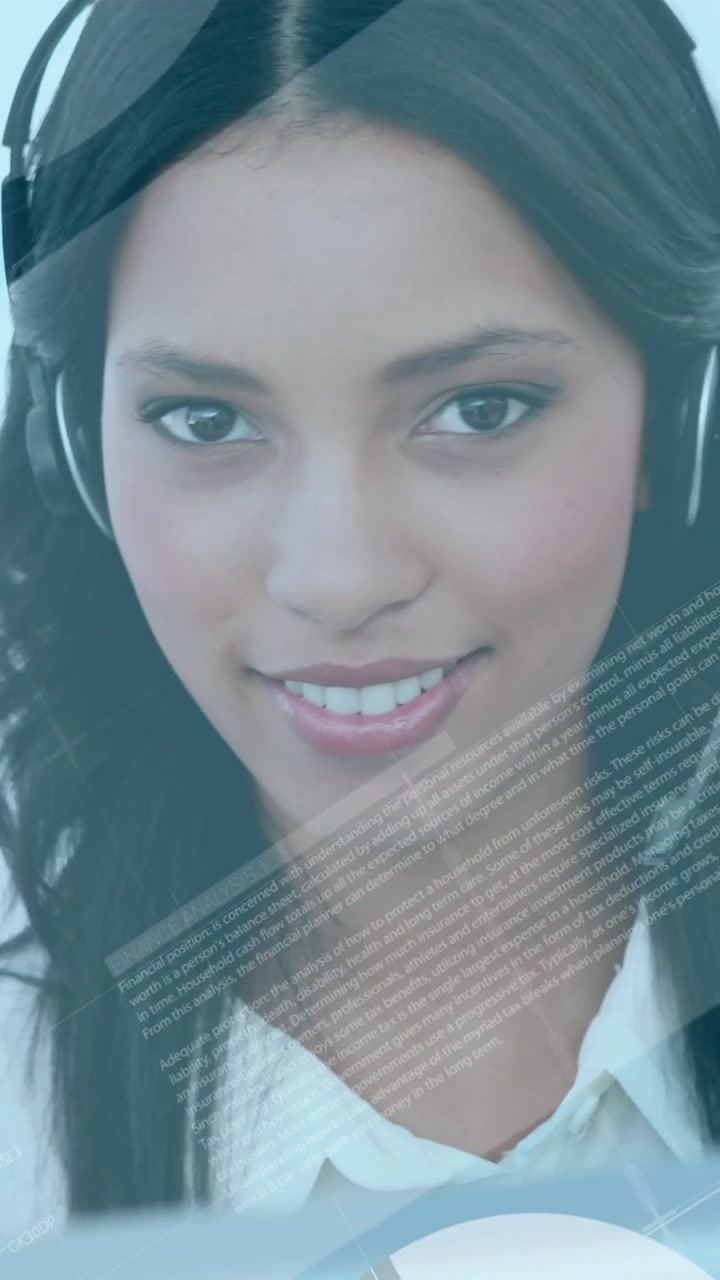 Animazione di statistiche ed elaborazione dati su una donna d'affari che utilizza un auricolare telefonico.