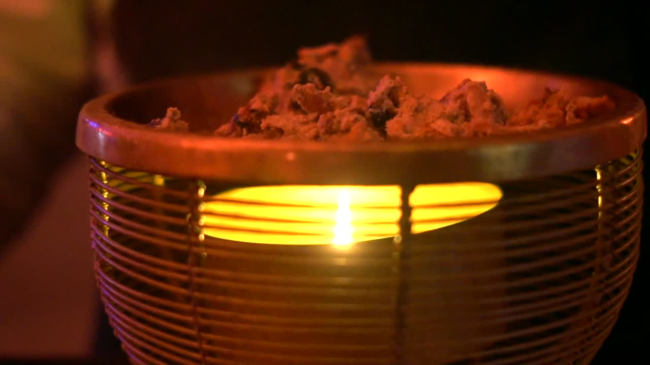 vista de primer plano de alitas de pollo fritas calientes