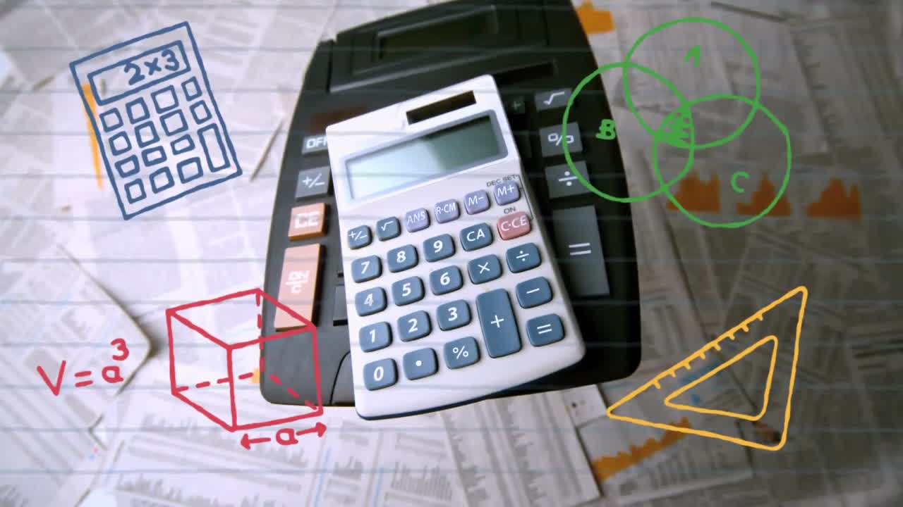 iconos del concepto de la escuela contra la calculadora que cae en el escritorio de estudio