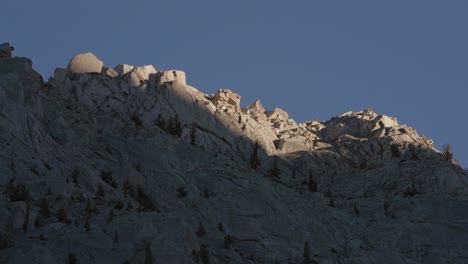 Puesta-De-Sol-En-Las-Montañas-Cerca-Del-Monte-Whitney-En-La-Sierra-Oriental