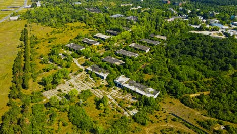imágenes aéreas de drones 4k de la aldea de szentkirályszabadja en el veszprém - húngaro