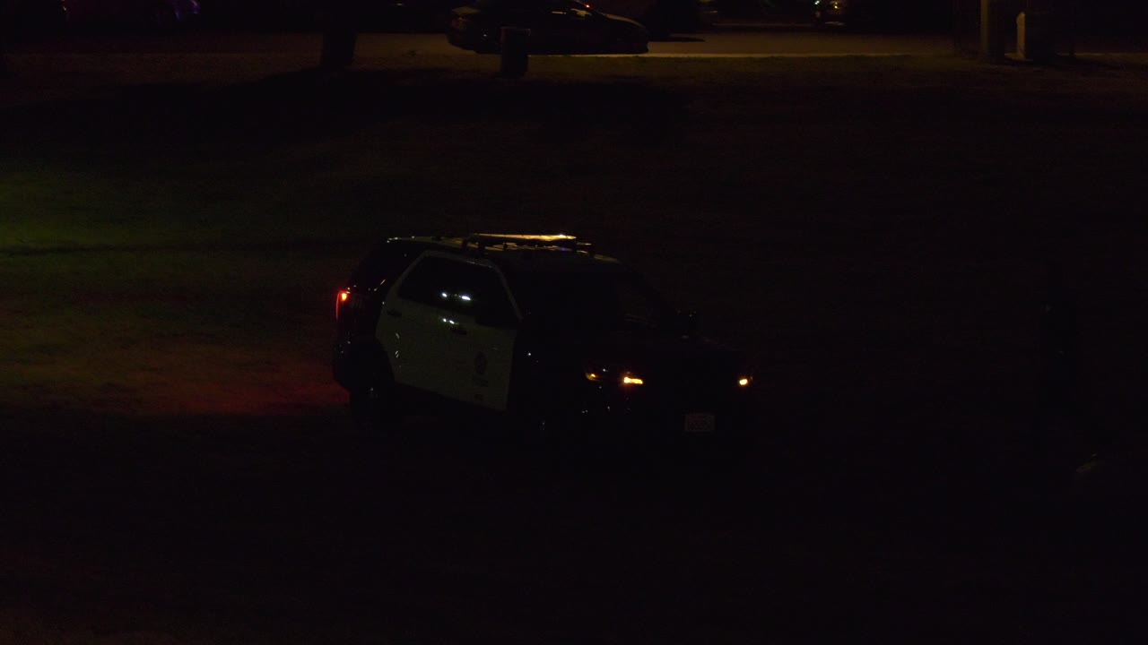 신고에 응하는 경찰차