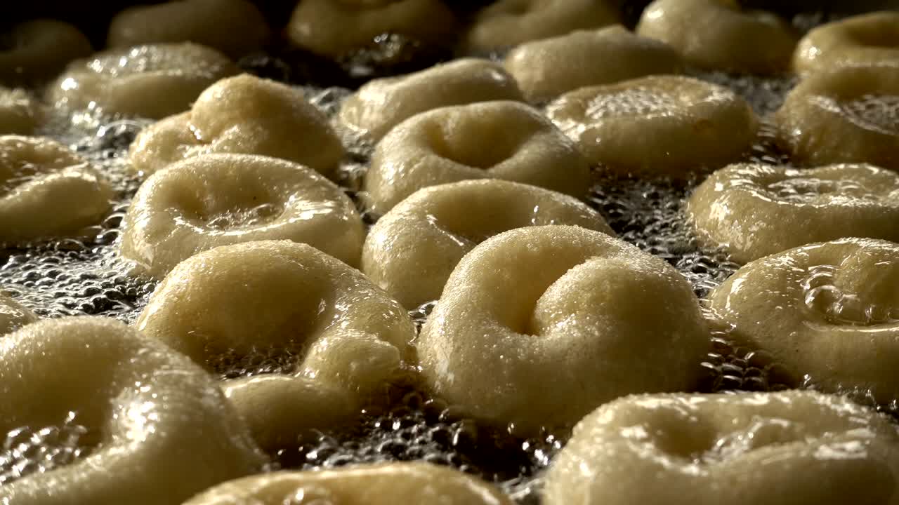 터키 아나톨리아의 전통적인 달한 디저트 도 lokma