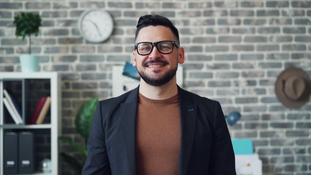 hombre de negocios en el cargo