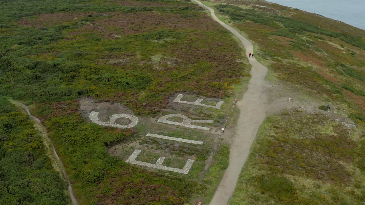 эйра 6, знак береговой охраны времен второй мировой войны, хаут, дублин, ирландия, сентябрь 2021 года