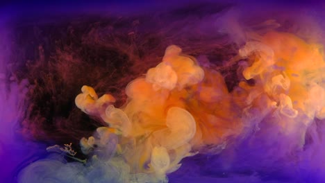 4k, gotas de color en el agua, mezcla de colores abstractos, gota de tinta mezcla de color pintura que cae en el agua tinta de colores en el water, imágenes de 4k,