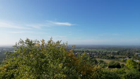 Kent-countryside-reveal-shot-from-behind-a-tree