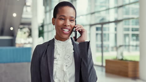 Happy-black-woman,-phone-call