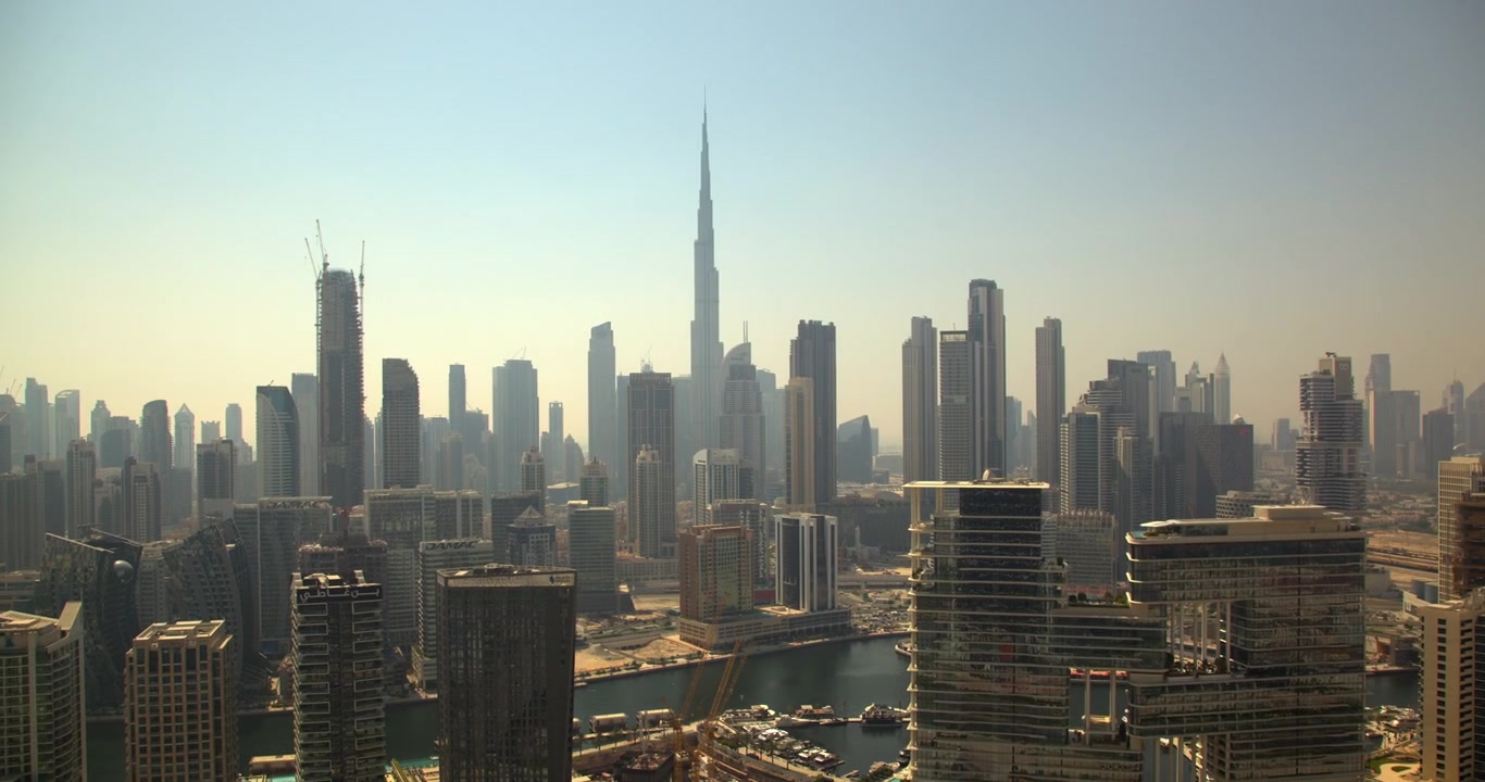Veduta aerea panoramica dello skyline di Dubai e del Burj Khalifa