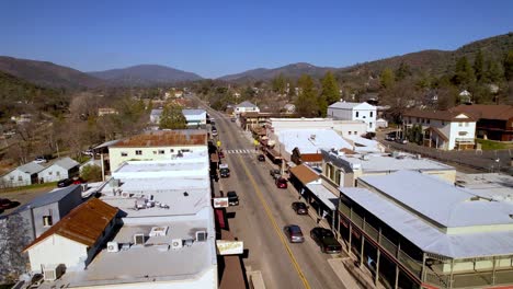 mariposa, california low aerial over town